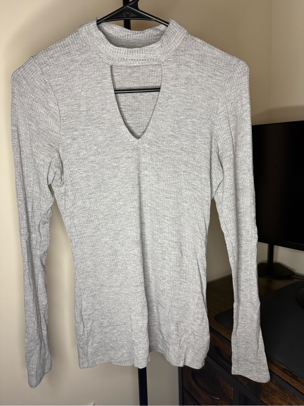 Hollister Light Gray Ribbed Long-Sleeve Keyhole Top